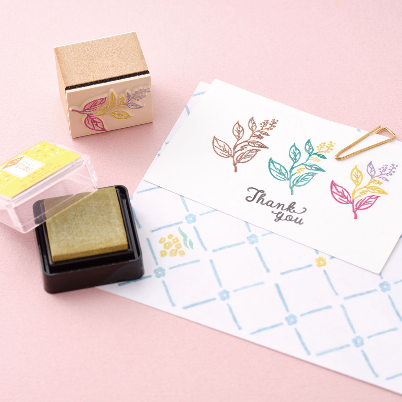 Shachihata - Stamp Pad - Iromoyo Kosai - Mini - Peony